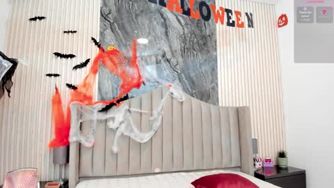 Snapshot of lexiie_adams chatting on 10/23/25, 05:40 Chloee online show from 10/23/25, 05:40