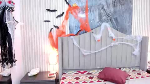 Snapshot of lexiie_adams chatting on 10/29/25, 04:04 Chloee online show from 10/29/25, 04:04