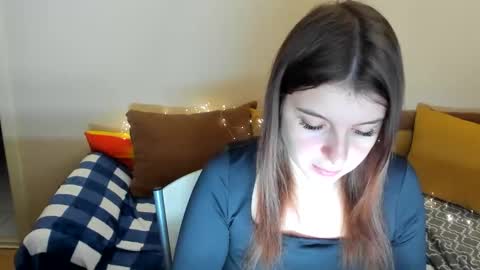 Snapshot of lexiluxlov chatting on 12/18/25, 01:28 Elisabeth online show from 12/18/25, 01:28