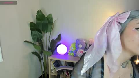 lexirouge           online show from 12/01/25, 12:32