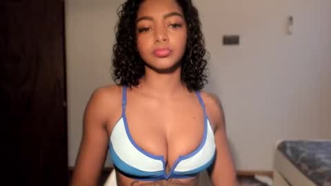 Snapshot of lexy_squirt_queen chatting on 12/17/25, 02:12 LEXY - Independent account online show from 12/17/25, 02:12