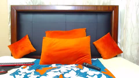 Silindile Caroline Madlala online show from 01/11/25, 09:46