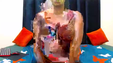 Silindile Caroline Madlala online show from 03/04/25, 09:43