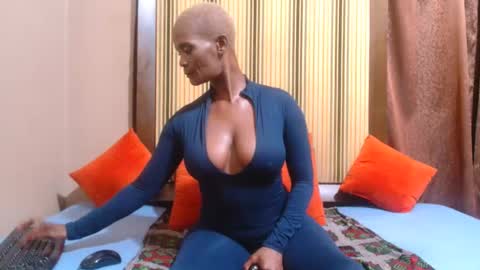 Silindile Caroline Madlala online show from 01/15/26, 08:12