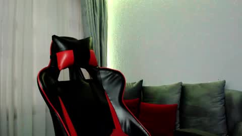Snapshot of lexydavis chatting on 12/01/24, 10:10 Lexy Davis online show from 12/01/24, 10:10