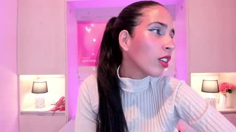 Snapshot of lexyquinn_ chatting on 09/24/25, 04:05 L I A  online show from 09/24/25, 04:05