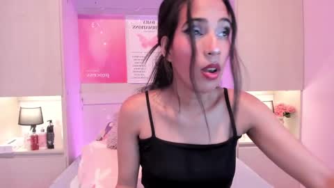 Snapshot of lexyquinn_ chatting on 09/25/25, 04:16 L I A  online show from 09/25/25, 04:16