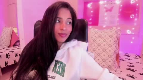 Snapshot of lexyquinn_ chatting on 10/11/25, 04:01 L I A  online show from 10/11/25, 04:01