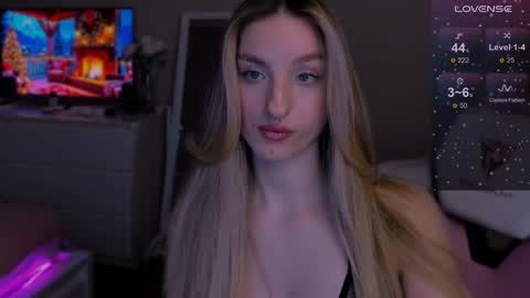 Snapshot of lexystoun chatting on 12/08/24, 10:47 Lexy online show from 12/08/24, 10:47