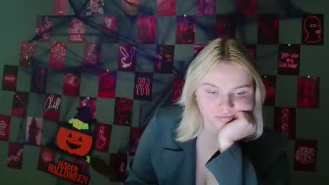 Leyla online show from 10/08/25, 06:55