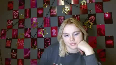Snapshot of leyla_le chatting on 01/08/26, 07:10 Leyla online show from 01/08/26, 07:10