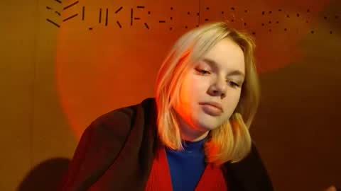Snapshot of leyla_le chatting on 01/13/26, 07:02 Leyla online show from 01/13/26, 07:02