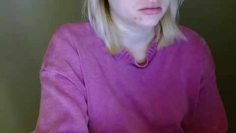 Snapshot of leyla_le chatting on 02/06/26, 06:29 Leyla online show from 02/06/26, 06:29