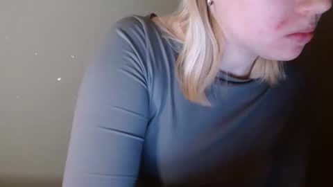 Snapshot of leyla_le chatting on 02/15/26, 07:51 Leyla online show from 02/15/26, 07:51