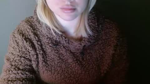 Snapshot of leyla_le chatting on 02/20/26, 06:48 Leyla online show from 02/20/26, 06:48