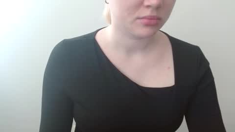 Snapshot of leyla_le chatting on 03/04/26, 06:30 Leyla online show from 03/04/26, 06:30