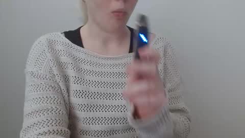 Snapshot of leyla_le chatting on 04/04/26, 06:00 Leyla online show from 04/04/26, 06:00