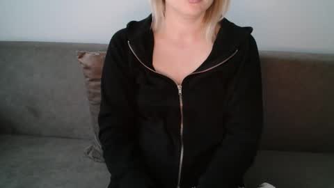 Snapshot of leyla_le chatting on 04/06/26, 04:46 Leyla online show from 04/06/26, 04:46