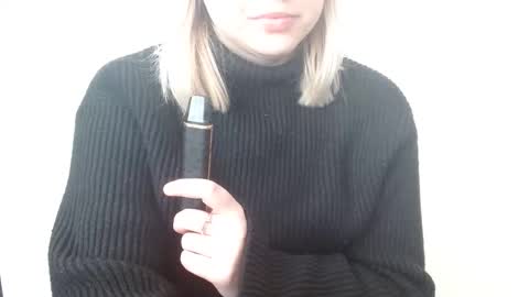 Snapshot of leyla_le chatting on 04/07/26, 06:58 Leyla online show from 04/07/26, 06:58