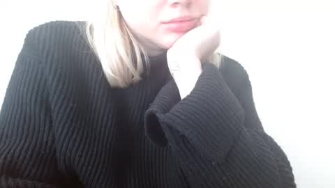 Snapshot of leyla_le chatting on 04/11/26, 07:45 Leyla online show from 04/11/26, 07:45