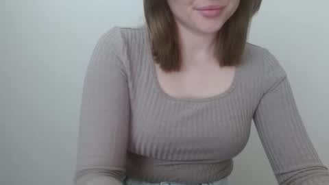 Snapshot of leyla_le chatting on 04/20/26, 08:50 Leyla online show from 04/20/26, 08:50