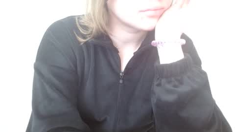 Snapshot of leyla_le chatting on 04/28/26, 05:45 Leyla online show from 04/28/26, 05:45