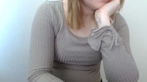 Snapshot of leyla_le chatting on 05/11/26, 05:35 Leyla online show from 05/11/26, 05:35