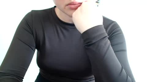 Snapshot of leyla_le chatting on 08/08/26, 07:43 Leyla online show from 08/08/26, 07:43
