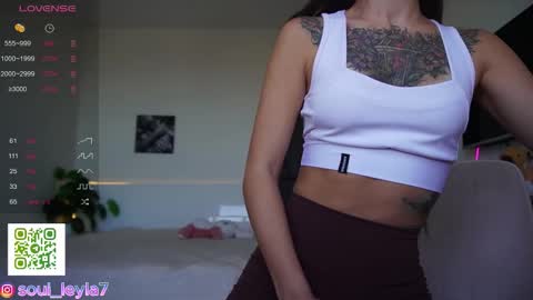 Leyla ly Ill be here Tuesday Thursday Friday Saturday Sunday online show from 11/01/25, 04:03