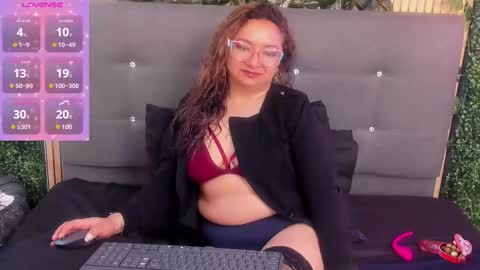 Leyla smithh online show from 09/11/25, 12:38