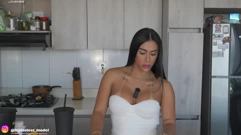 INSTA leylasteel model         online show from 05/20/26, 01:50