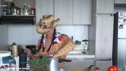 INSTA leylasteel model         online show from 06/22/26, 05:43