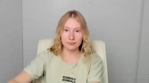 Leyla online show from 09/10/25, 11:21