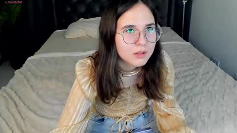 Snapshot of leylamirage chatting on 03/12/26, 12:22 leylamirage online show from 03/12/26, 12:22