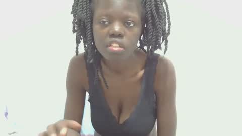 laylani69 online show from 06/22/26, 11:29