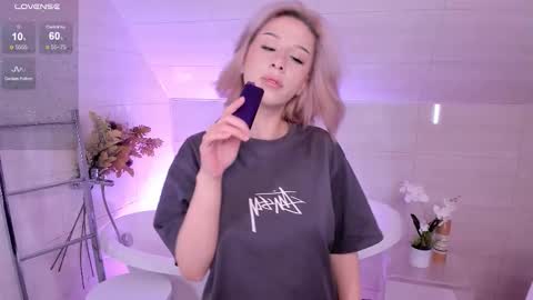 Lisa online show from 09/20/25, 04:24