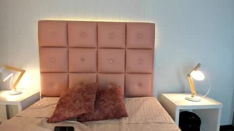 Snapshot of lhiamfitt chatting on 10/31/25, 06:47 lhiamfitt online show from 10/31/25, 06:47