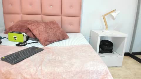 Snapshot of lhiamfitt chatting on 11/09/25, 05:17 lhiamfitt online show from 11/09/25, 05:17