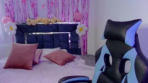 Lia  online show from 10/09/25, 05:55