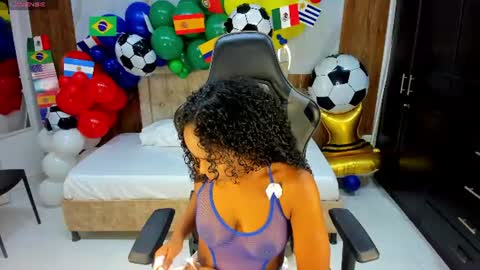 lia_16_ online show from 07/02/26, 11:05