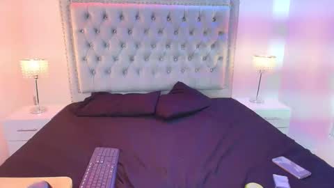 Lia  online show from 11/29/25, 04:26