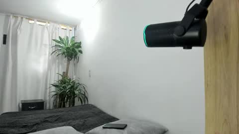 Lia y Felipe --  online show from 11/30/25, 08:24