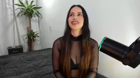 Snapshot of lia_and_felipe chatting on 02/12/26, 11:22 Lia y Felipe -- online show from 02/12/26, 11:22