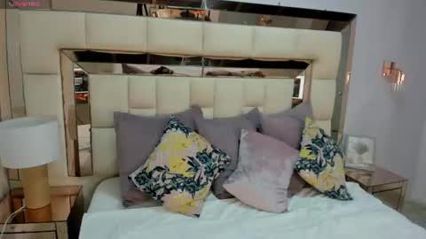 Snapshot of lia_damasco chatting on 06/14/26, 03:08 Lia online show from 06/14/26, 03:08