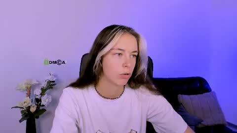 lia_dream_ online show from 06/12/26, 09:41