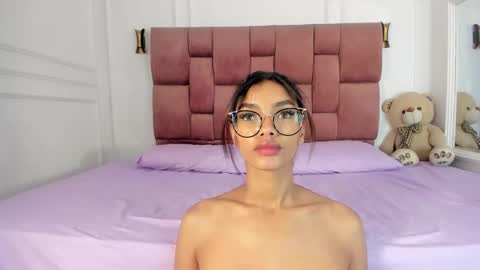 Lia online show from 01/04/25, 07:34