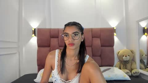 Lia online show from 01/11/25, 05:20