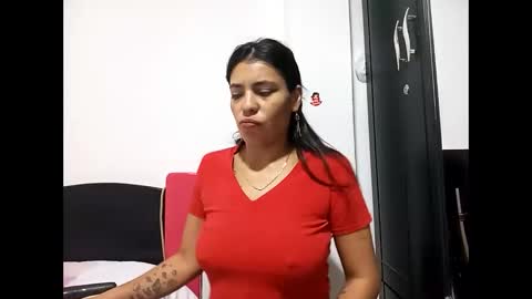 Snapshot of lia_hottie chatting on 12/15/25, 02:32 Lia online show from 12/15/25, 02:32