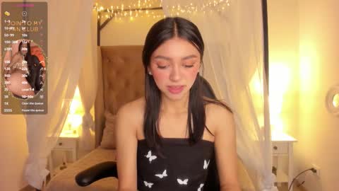 Lia online show from 09/19/25, 09:15