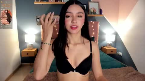 Lia online show from 09/22/25, 08:55